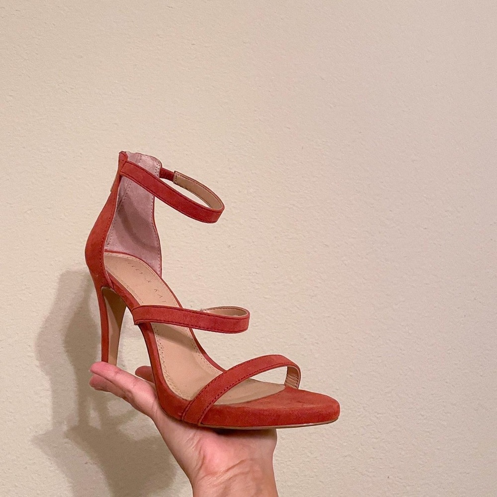 CORAL COLORED SANDAL STRAPPY HEELS